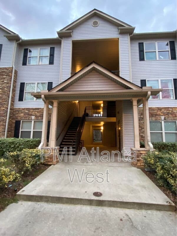 Lithonia House: 4203 Fairington Club Dr