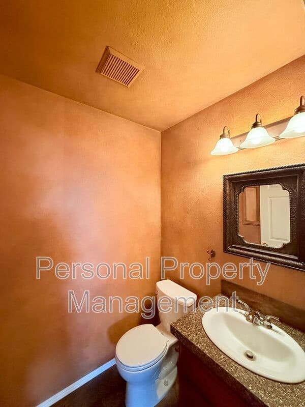 Vancouver Condo: 2766 E McLoughlin Blvd