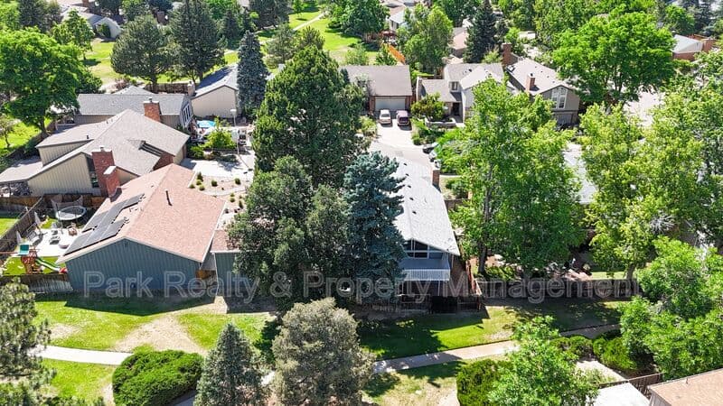 Aurora House: 2946 S Moline Pl