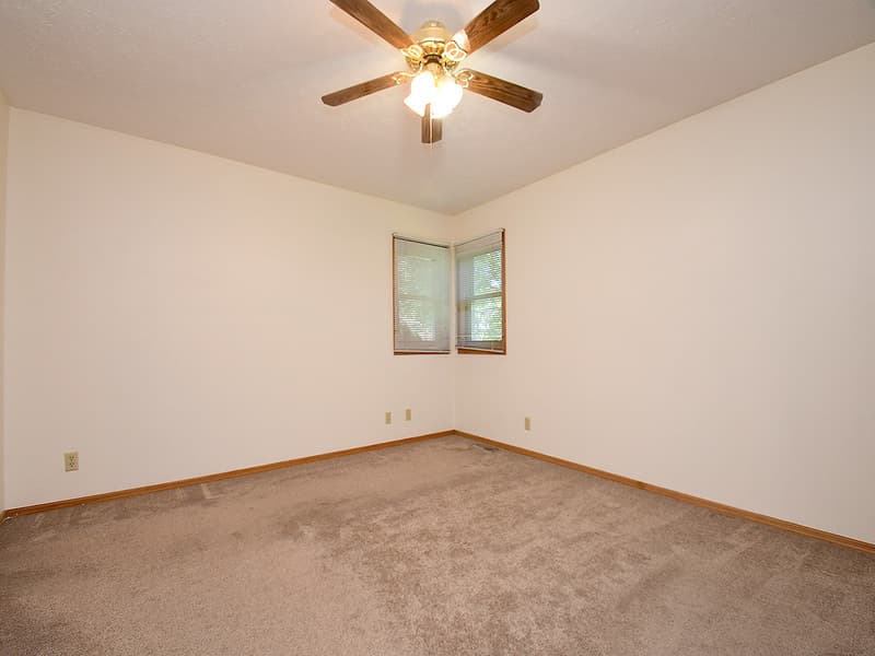 Grand Island House: 820 Redwood Road