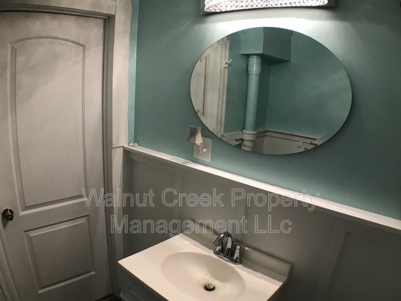 Cleveland House: 3006 Montclair Ave