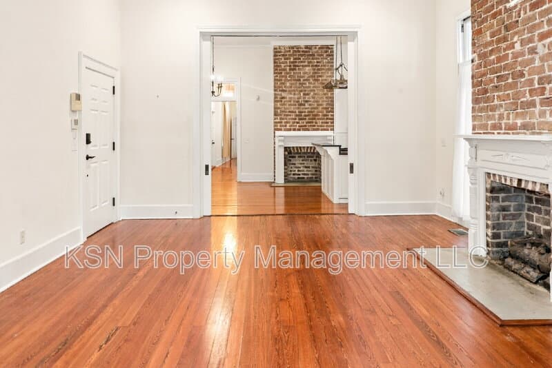 Savannah Condo: 216 West Park Avenue