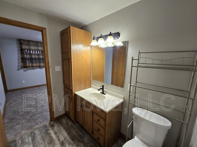 Cedar Falls House: 4710 Donald Drive