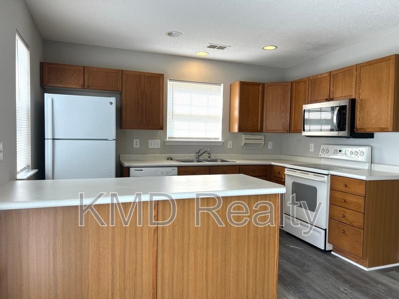 Charlotte Townhome: 7699 Petrea Lane