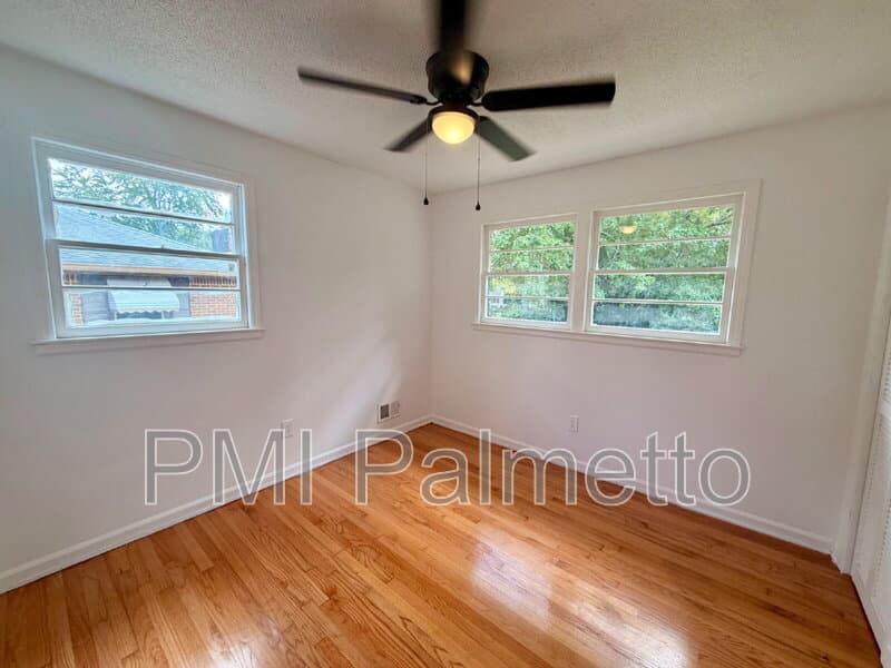 Columbia House: 1805 Carousel Cir
