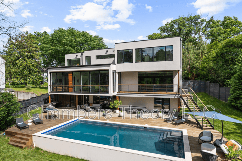 Washington House: 3820 Argyle Ter NW