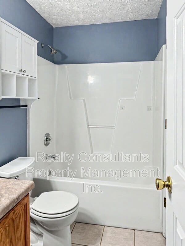 Fayetteville House: 7701 Redwood Avenue