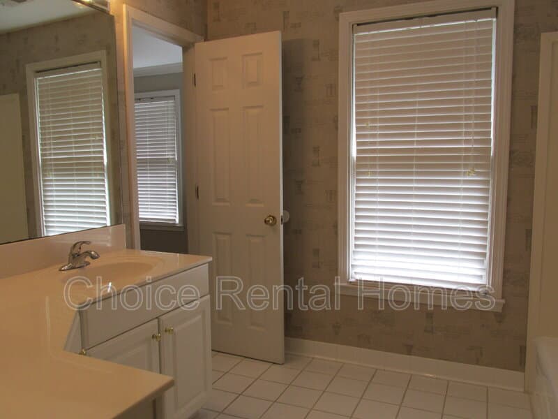Birmingham House: 6031 Rosemont Road