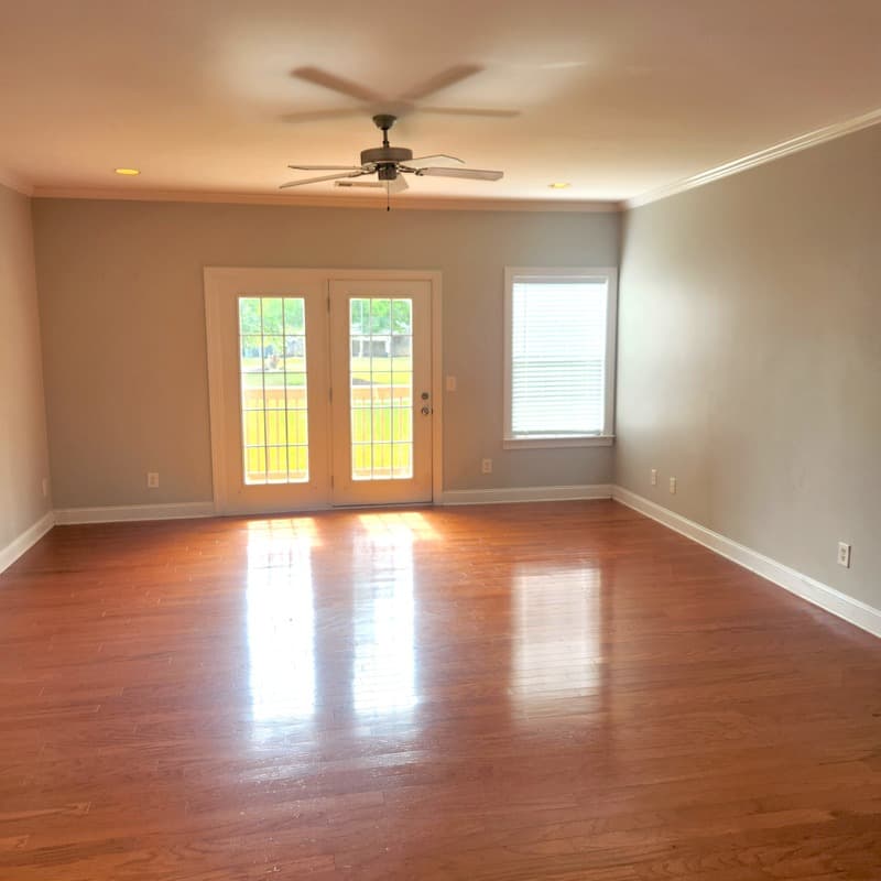 Greenville House: 364 Easterlin Way