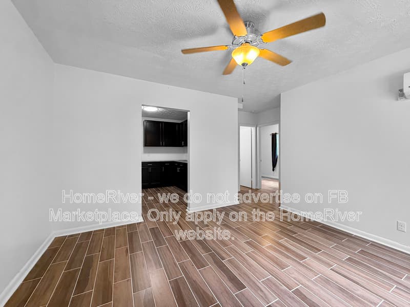 Jacksonville House: 5747 Antoinette Ln