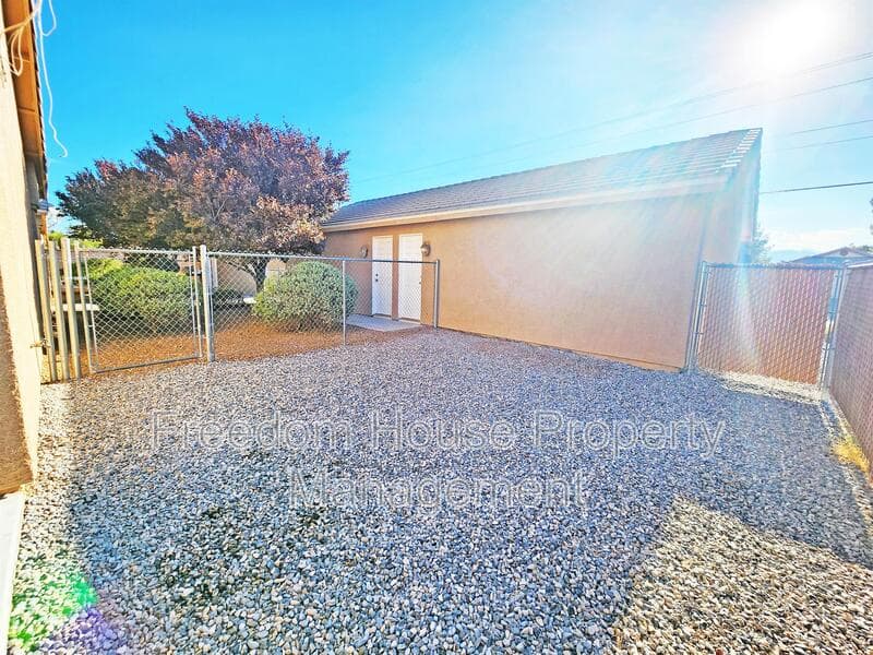 Pahrump Condo: 1120 Red Butte Street