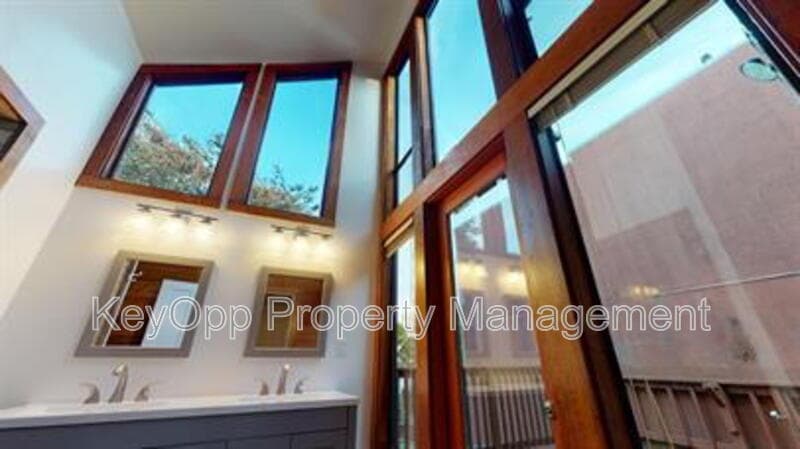San Francisco House: 450 28th Avenue
