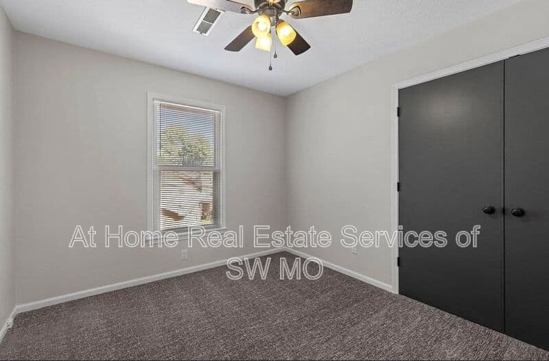 Springfield House: 1724 W Whiteside St