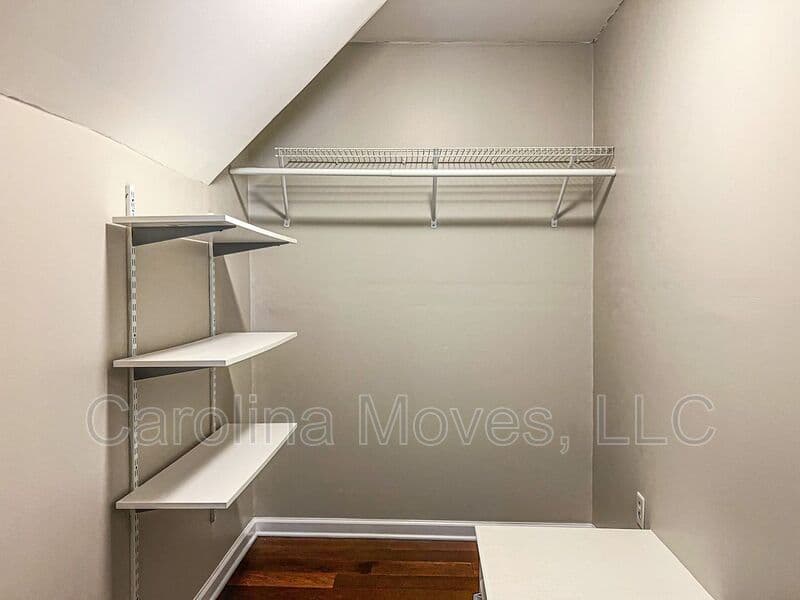 Greenville House: 7 Yakutata Drive