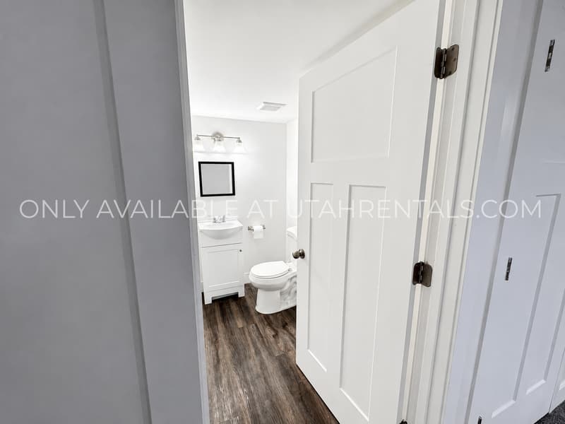Saratoga Springs House: 267 W Willow Creek Dr
