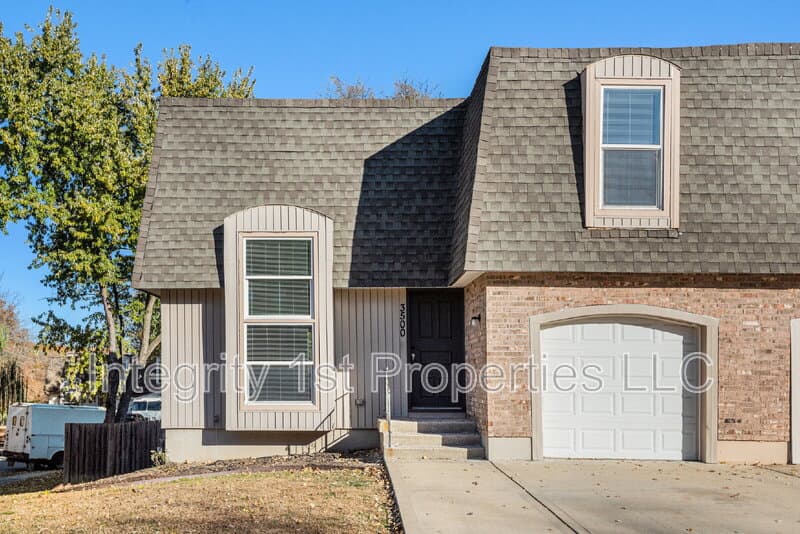 Kansas City Townhome: 3500 Northeast 72nd Terrace