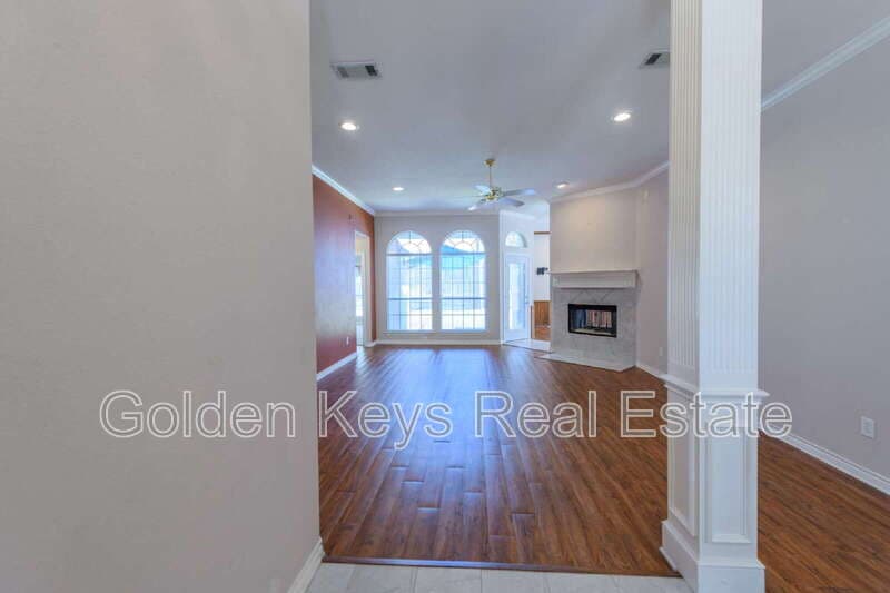 Hurst House: 3120 Steve Dr