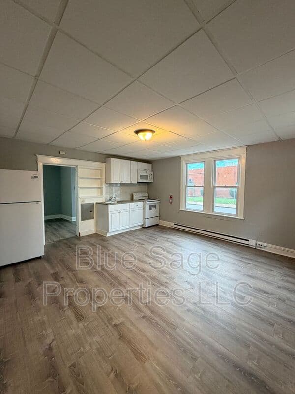 Darby Condo: 101 S 5th St