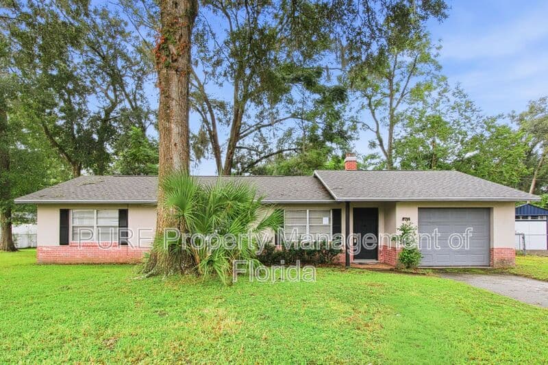 Ocala House: 5714 SE 4th Street