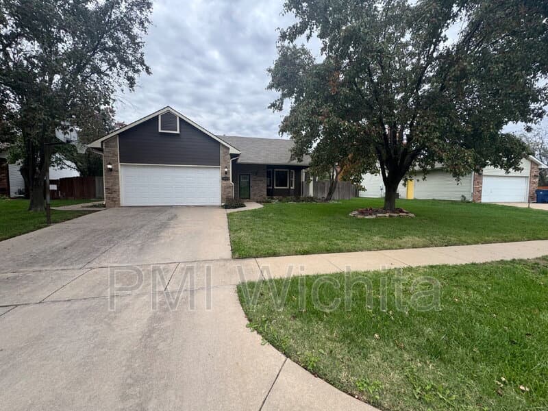 Wichita House: 10012 West 20th Street North