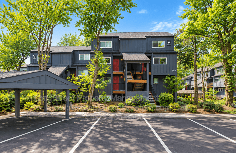 Lake Oswego Townhome: 4 Touchstone Dr