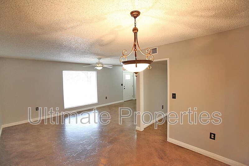 Sun City House: 9331 W Arrowhead Dr