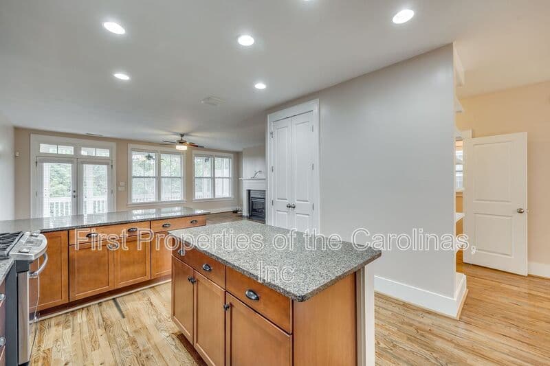 Rock Hill House: 799 Herrons Ferry Rd.