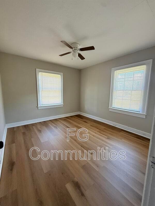 Hildebran House: 212 Main Ave E