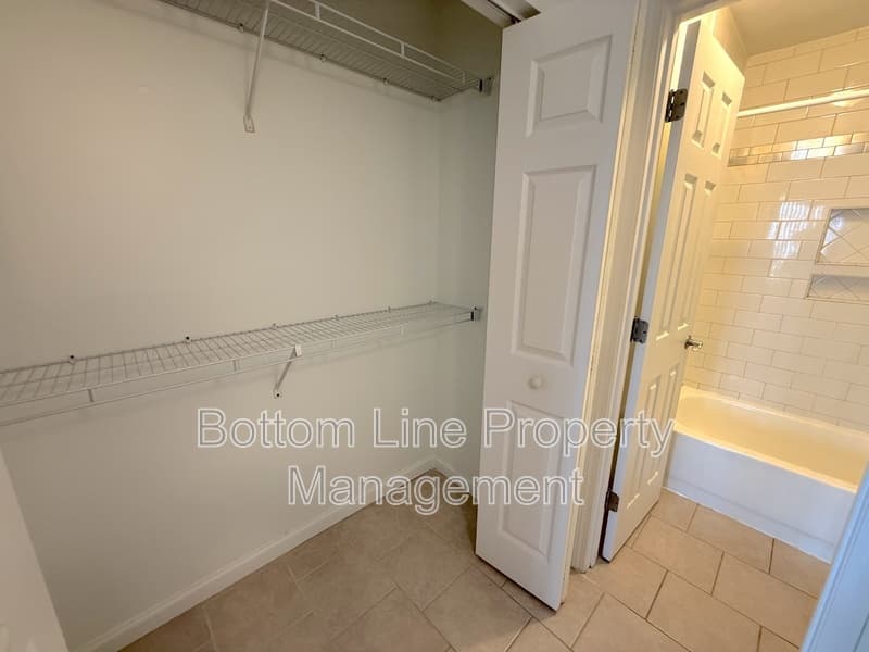 Charlotte Condo: 2508 Cranbrook Lane