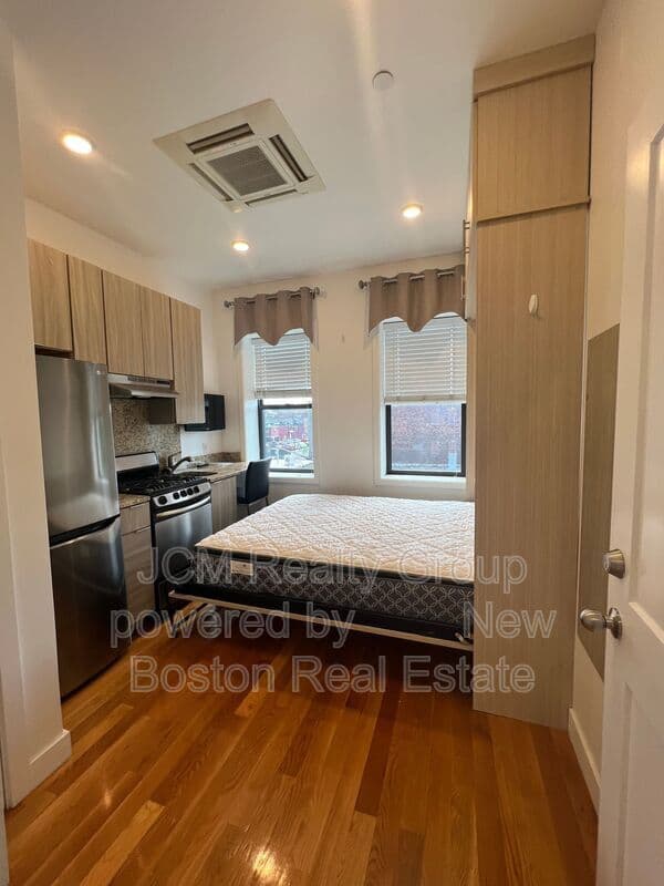 Chelsea Condo: 21 Fifth Street