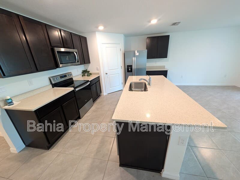Ruskin House: 801 Ace Outlaw Ave