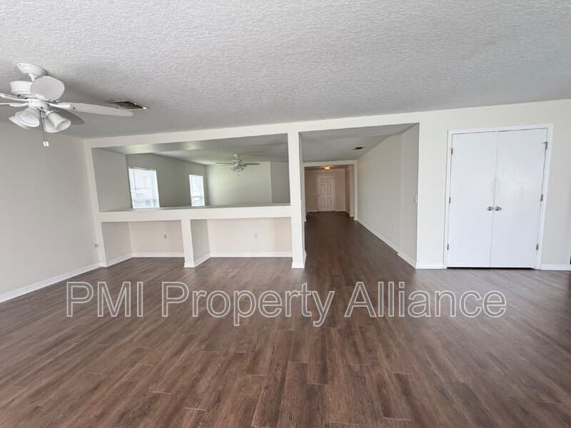 Davenport House: 1153 Elderberry Dr