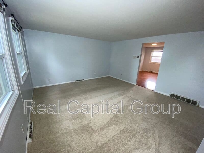 Cheektowaga Condo: 5 Hillwood Dr
