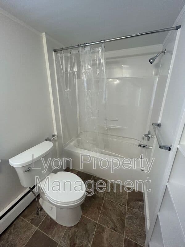Putnam Condo: 332 Church St