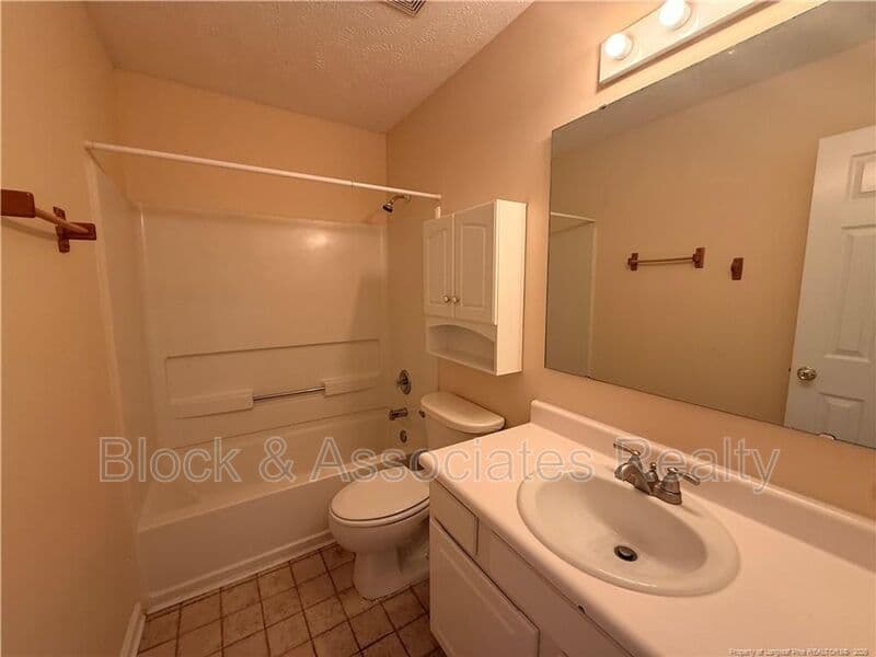 Fayetteville House: 7229 Tollhouse Drive