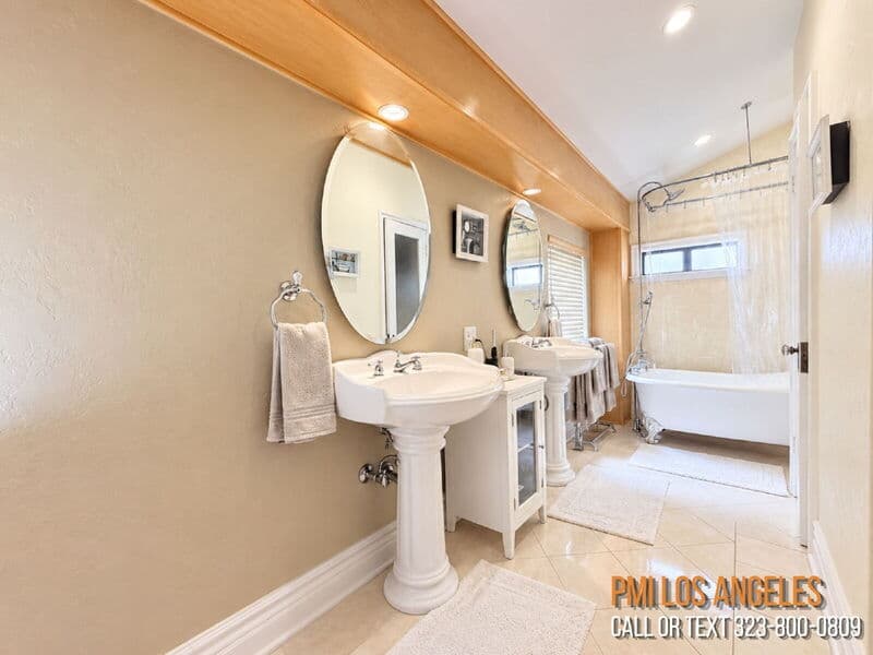 Los Angeles House: 6102 South Citrus Avenue
