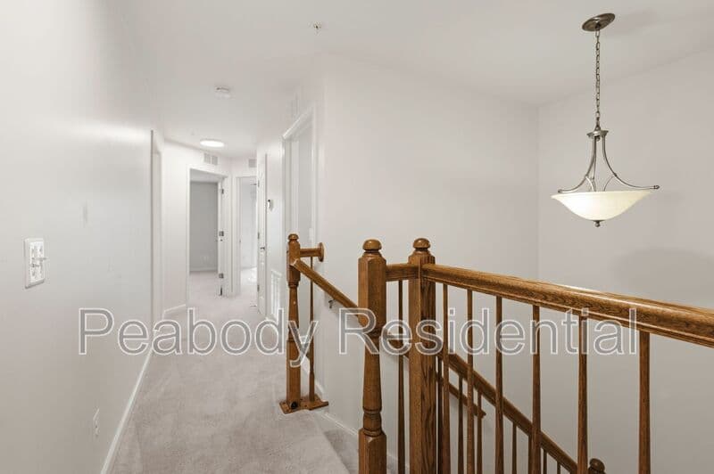 Woodbridge House: 15259 Leicestershire St