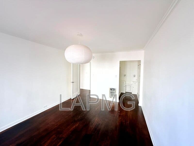 Los Angeles House: 3919 W. 8th Street