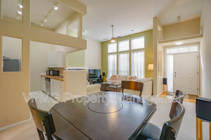 Vancouver Condo: 13210 SE 7th St