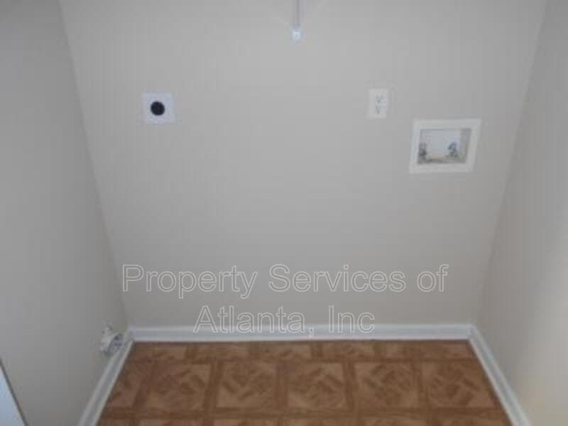 Douglasville House: 7712 Autry Cir