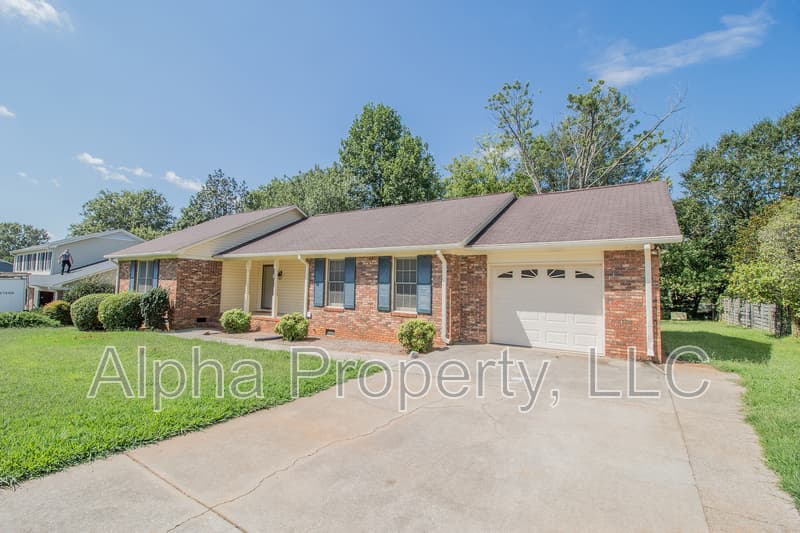 Greer House: 102 Ticonderoga Drive