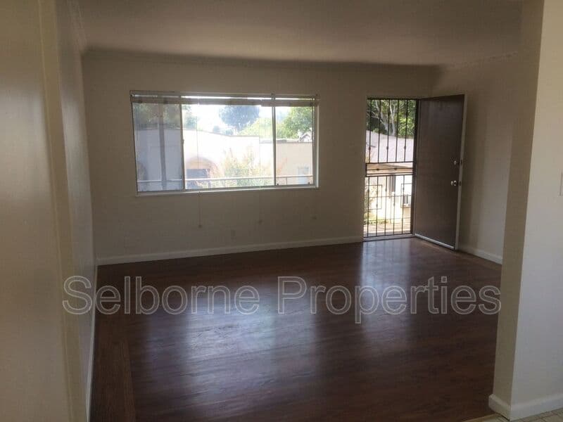 San Leandro House: 529 Callan Ave