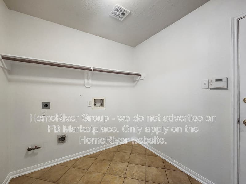 Pearland House: 3536 Pine Valley Dr