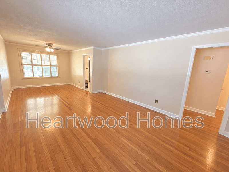 Columbia House: 1213 Deerwood Street