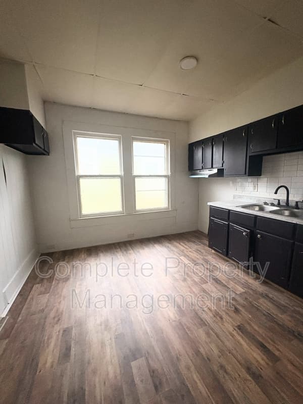 Birmingham House: 608 Fulton Avenue Southwest