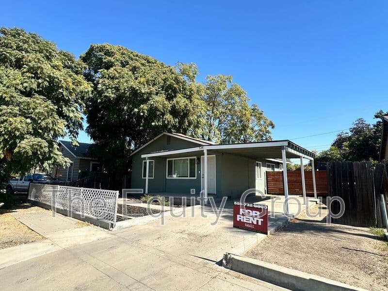 Tulare House: 534 South Los Angeles St
