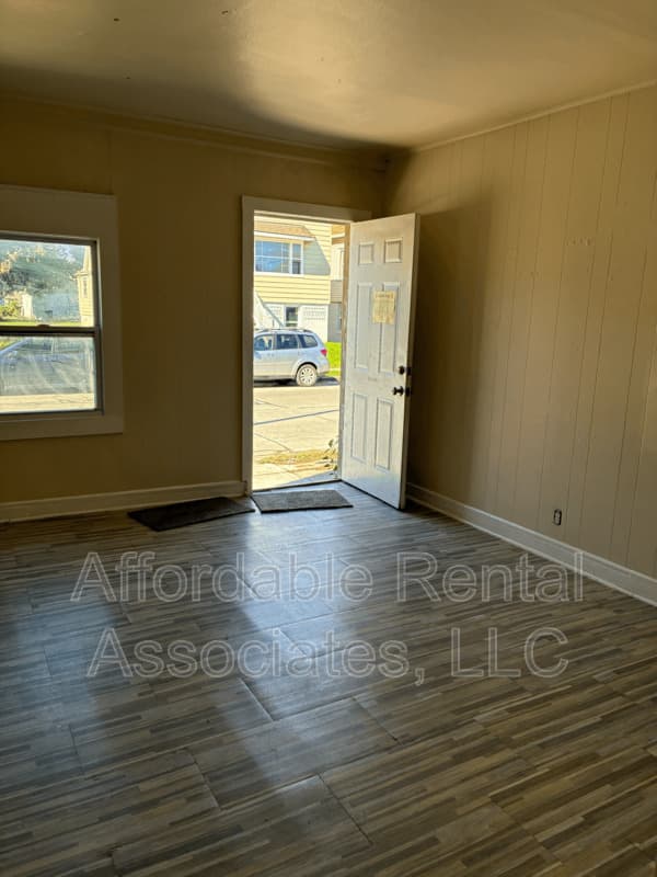 Milwaukee Condo: 2360 S 16th ST