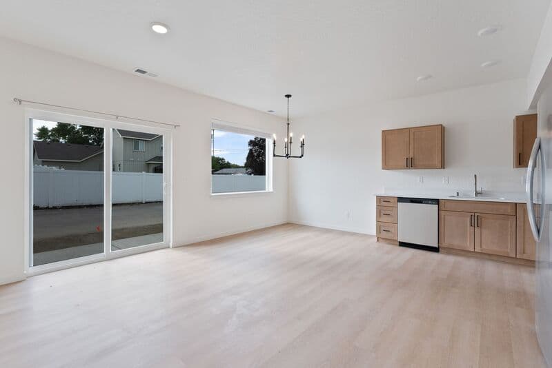 Spokane Valley Condo: 19304 East Sprague Avenue - 1