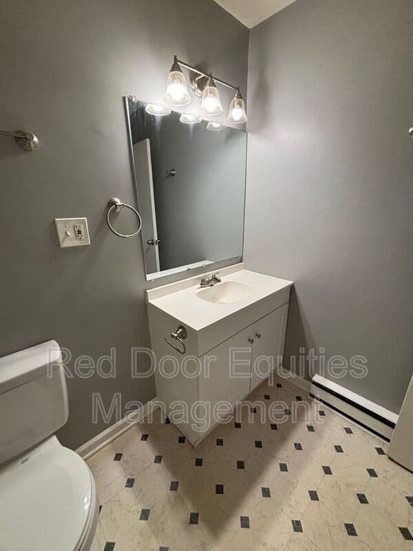 Lancaster House: 129 West Walnut Street