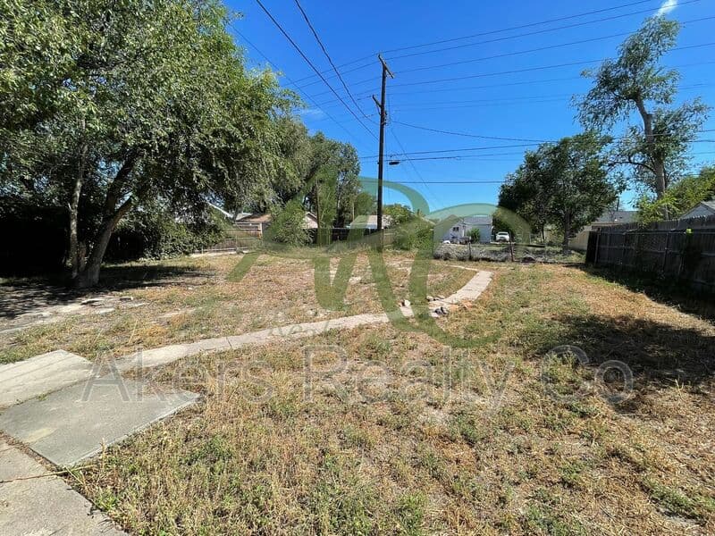 Pueblo House: 1404 Beulah Ave